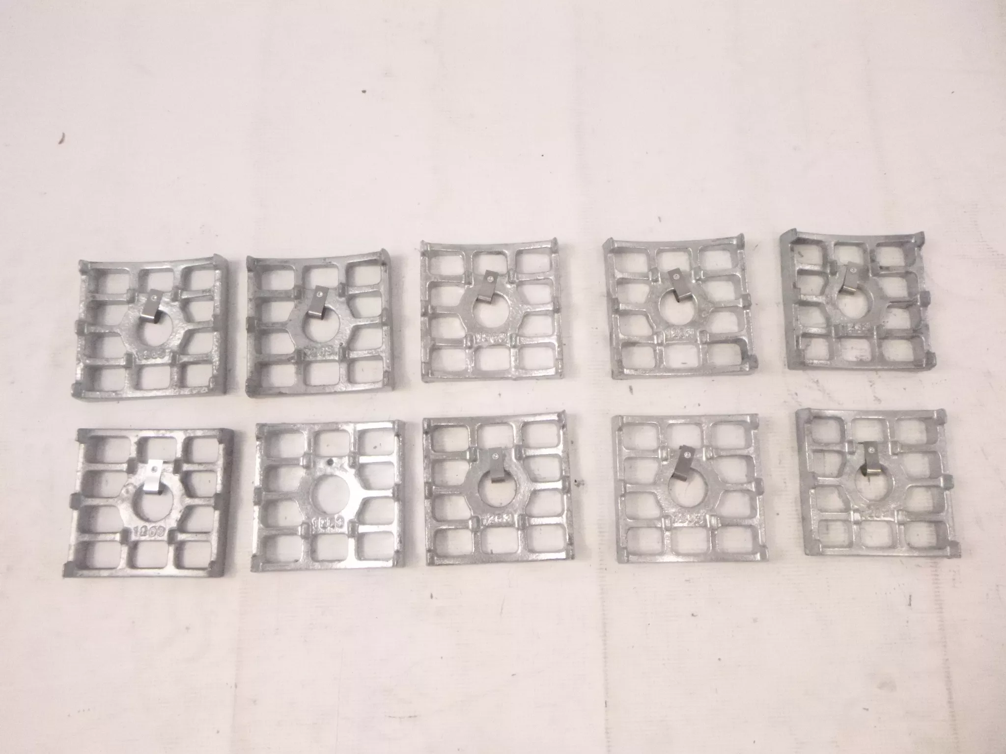 10 Pack Galvanized Steel 4″ x 4″ Crossarm Grid Mounting Gains 1263
