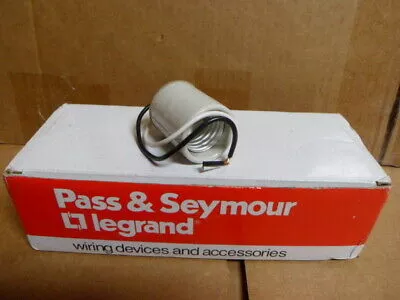 10 Pack Legrand 10085 Porcelain Medium Base Lampholder 600W 250V