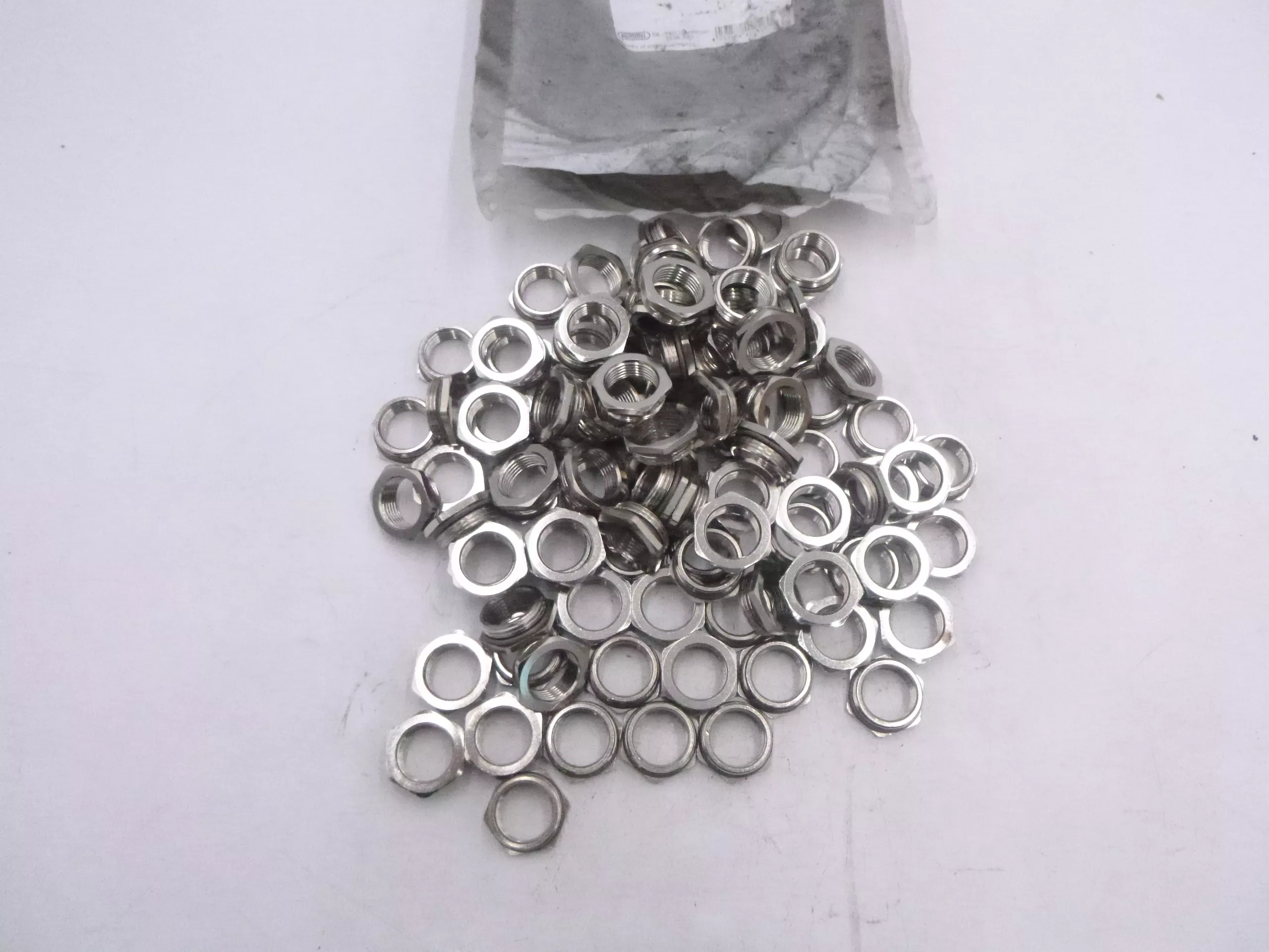 100 Pack Hummel threaded reduction for plug sockets 1077252050E2DE