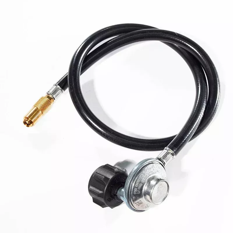 Bulk tank adapter with regulator