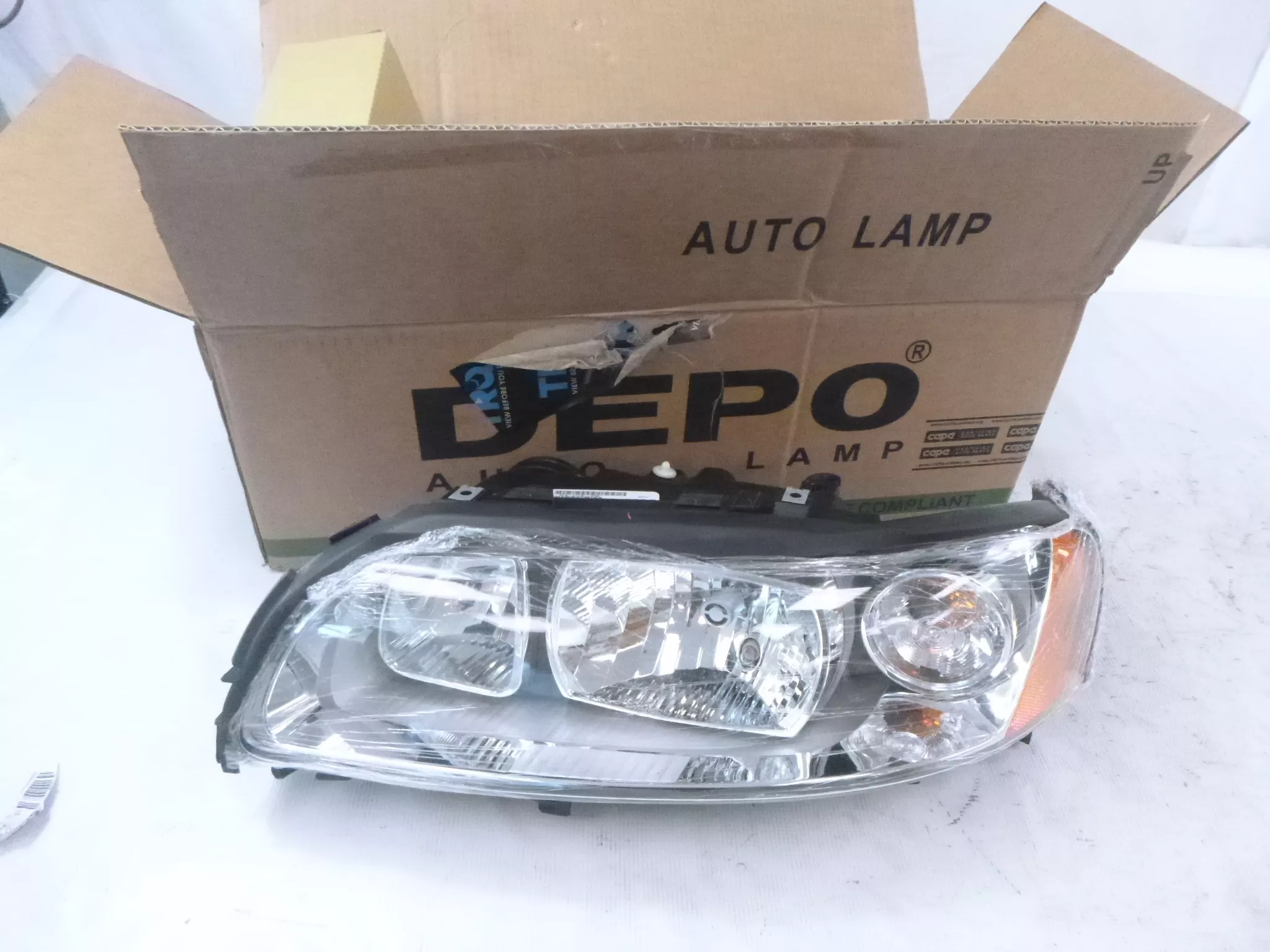 Depo 373-1113L-AC6 Left Headlight Assembly for 2005-2007 Volvo V70