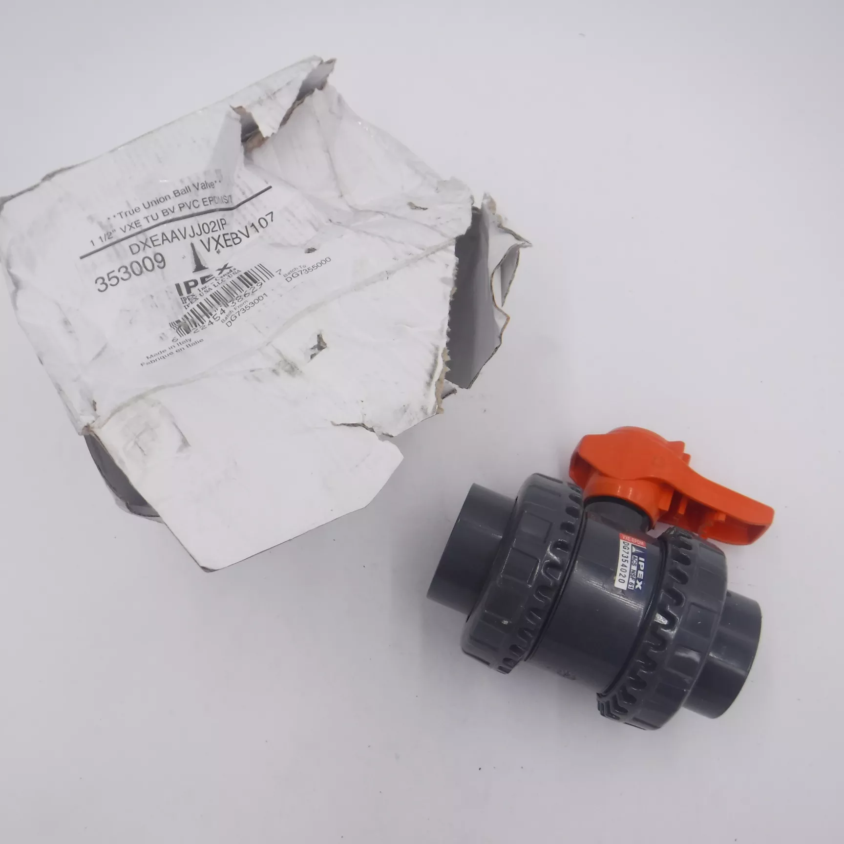 IPEX 1-1/2″ PVC S80 SOC/THRD TU BALL VALVE 353009 232PSI