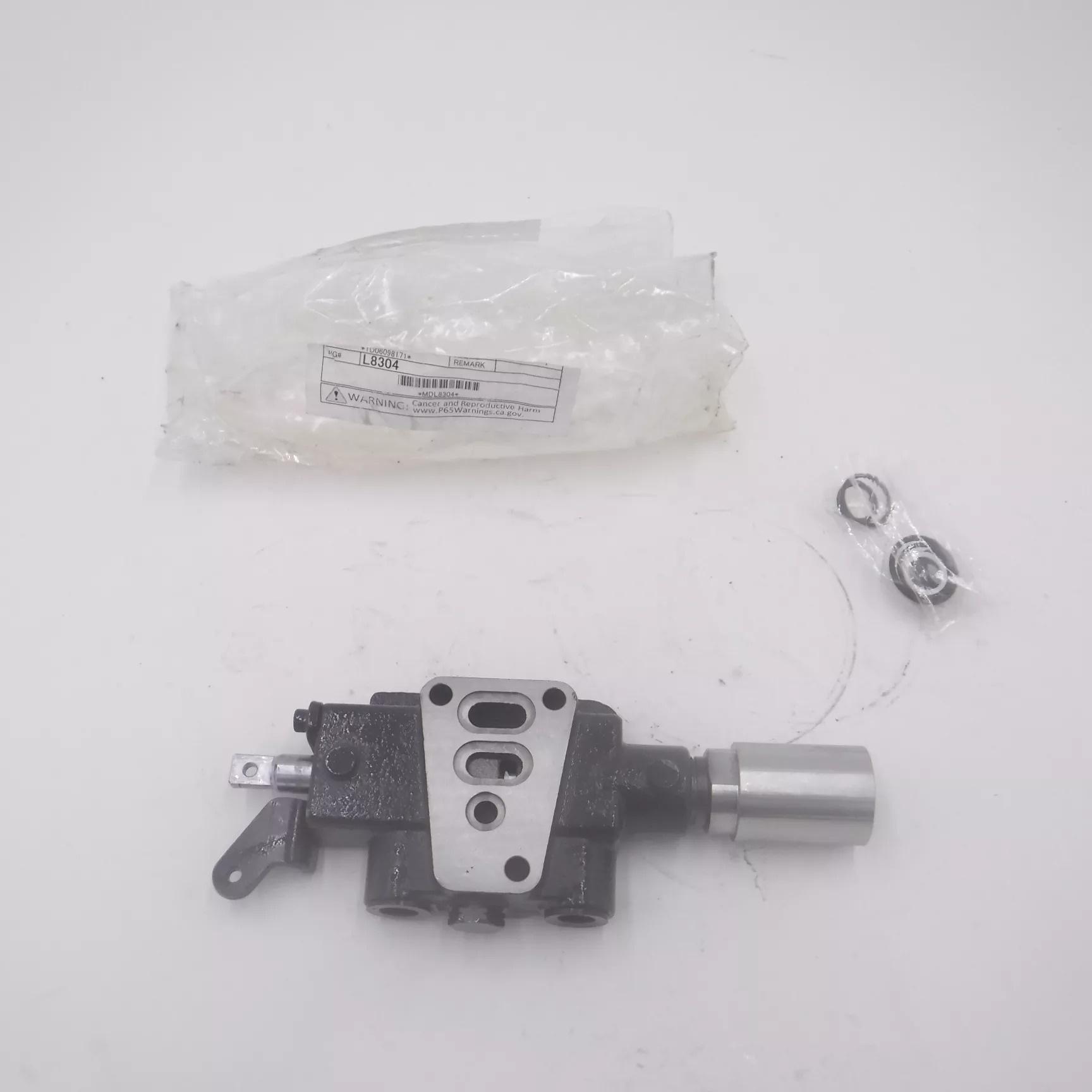 OEM Kubota Double Acting Rear Hydraulic Valve Remote Assy TD060-98171