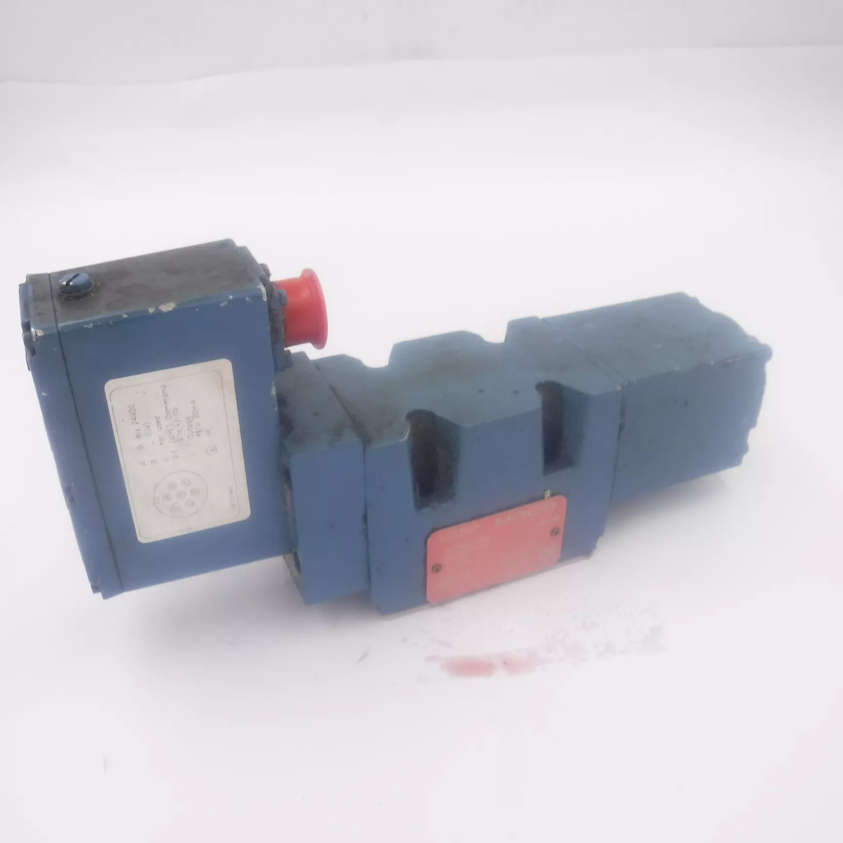 USED Moog D634-1003 Direct Drive Proportional Valve SEE DESCRIPTION